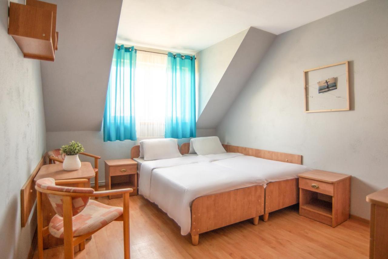 Promyk Hotel Ревал Екстериор снимка