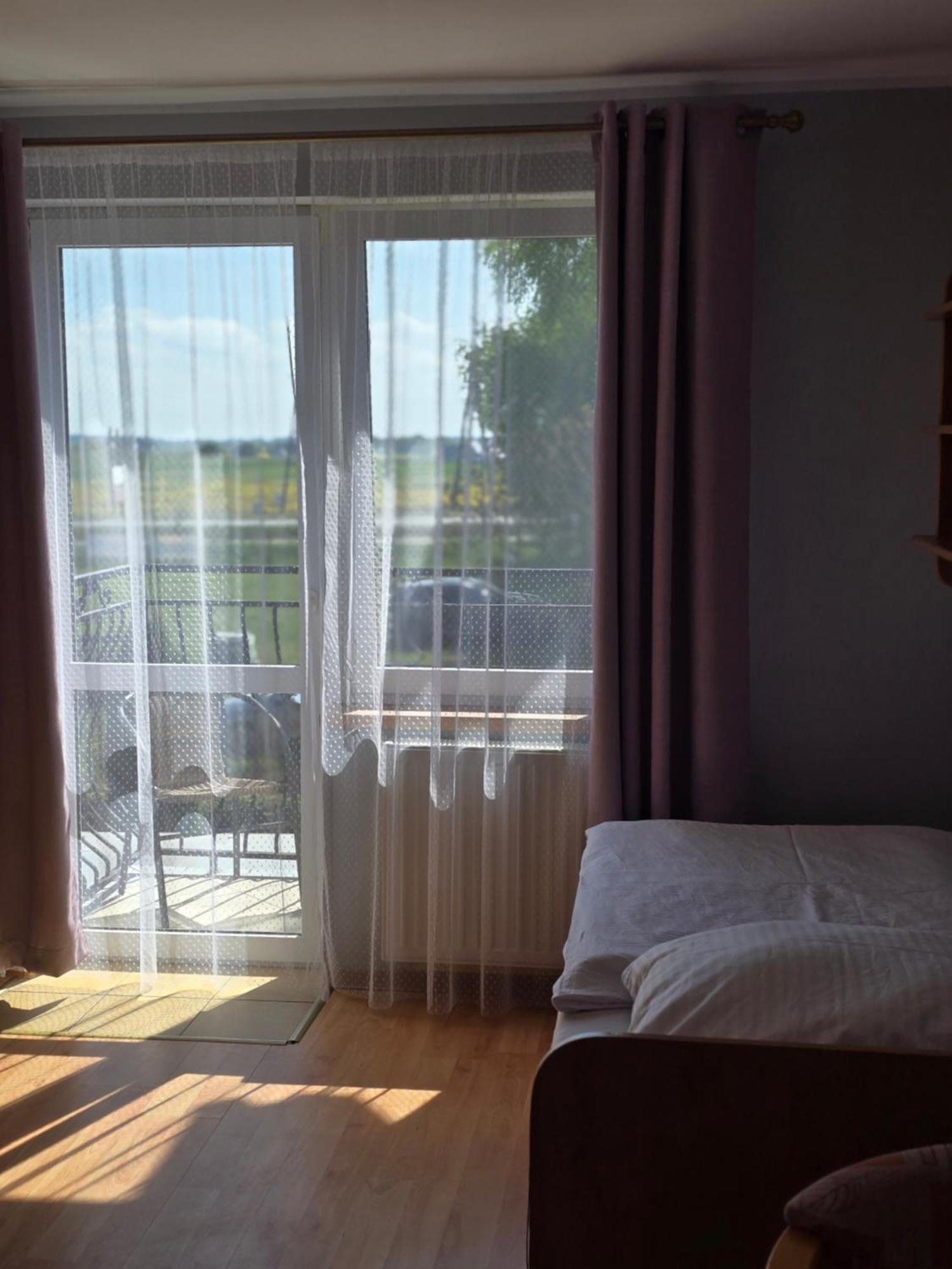 Promyk Hotel Ревал Екстериор снимка